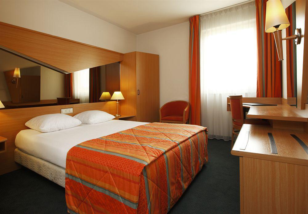 Nh Best Hotel Номер фото